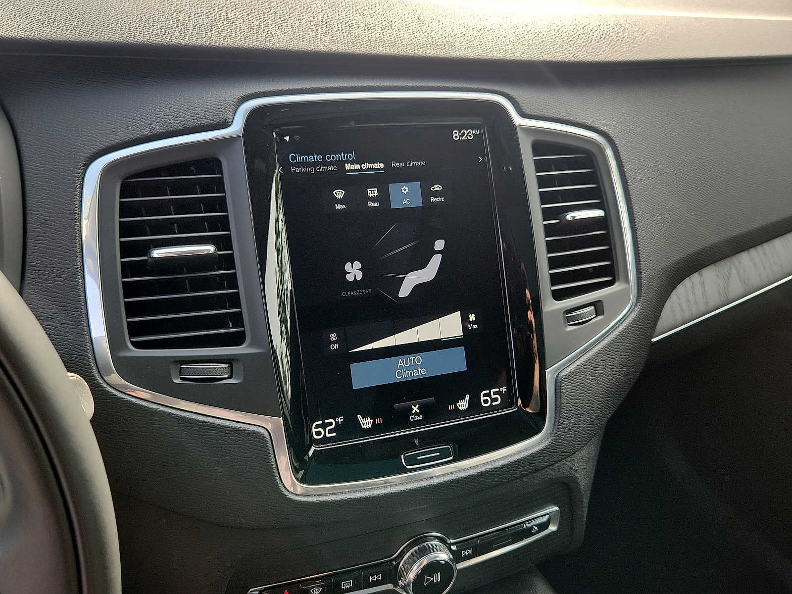 2020 Volvo XC90 Momentum