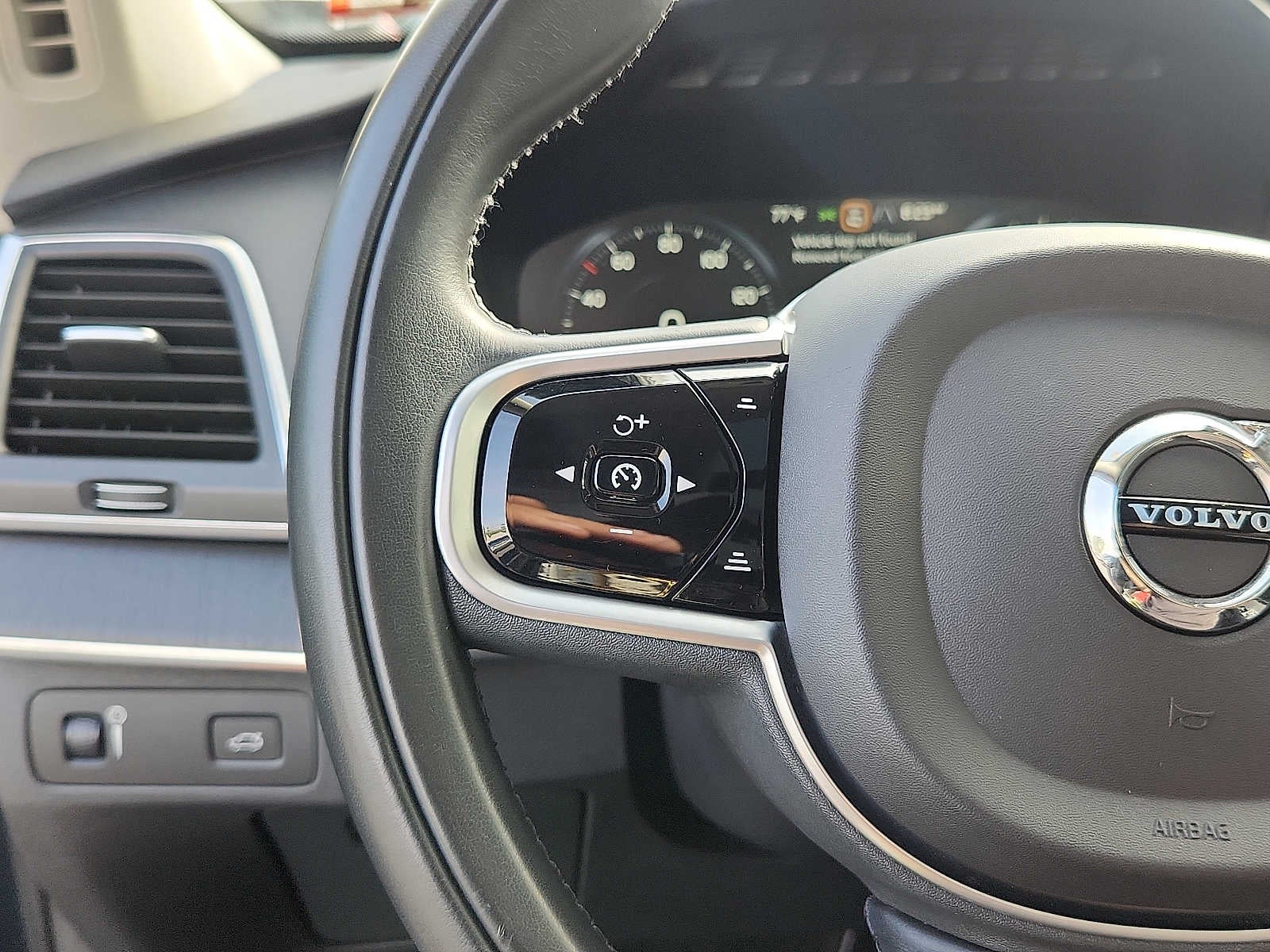 2020 Volvo XC90 Momentum