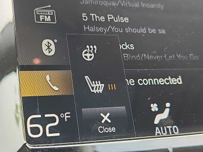 2020 Volvo XC90 Momentum