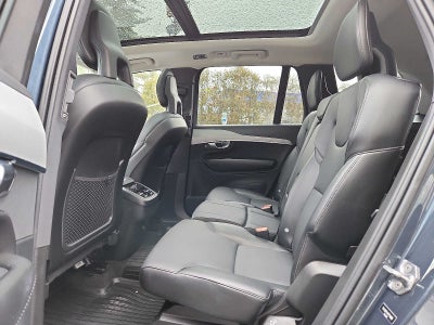 2021 Volvo XC90 Momentum
