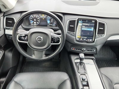 2021 Volvo XC90 Momentum