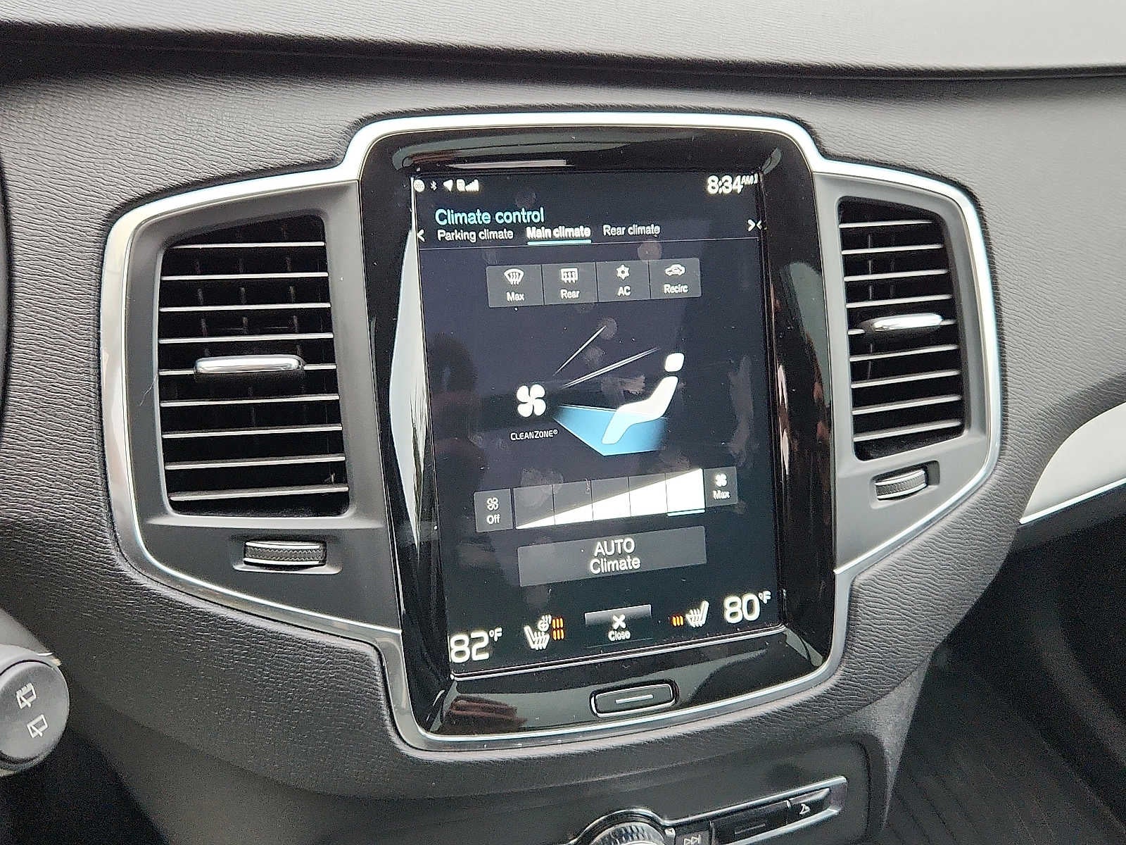 2021 Volvo XC90 Momentum