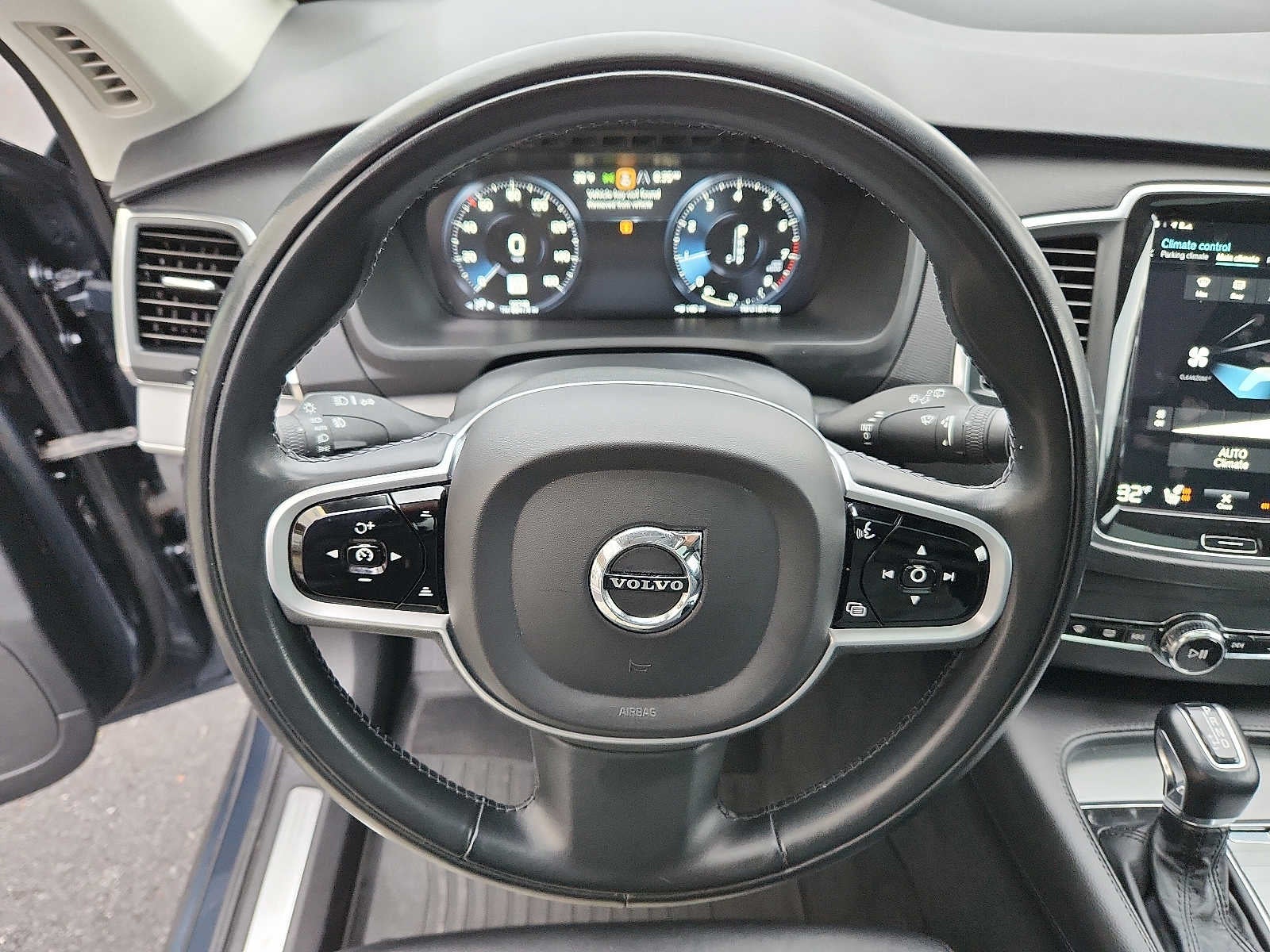 2021 Volvo XC90 Momentum