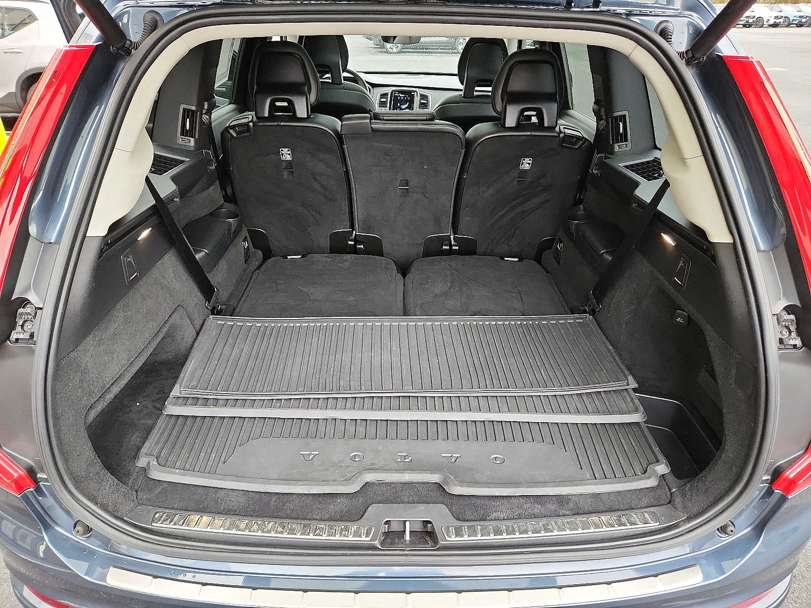 2021 Volvo XC90 Momentum