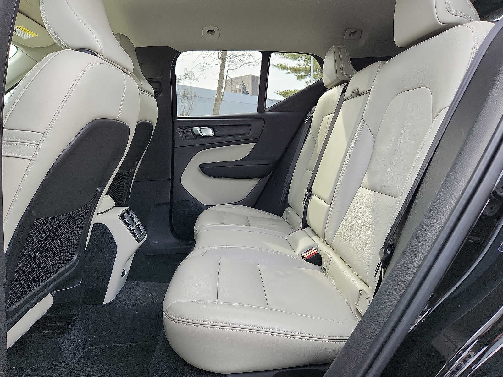 2019 Volvo XC40 Momentum