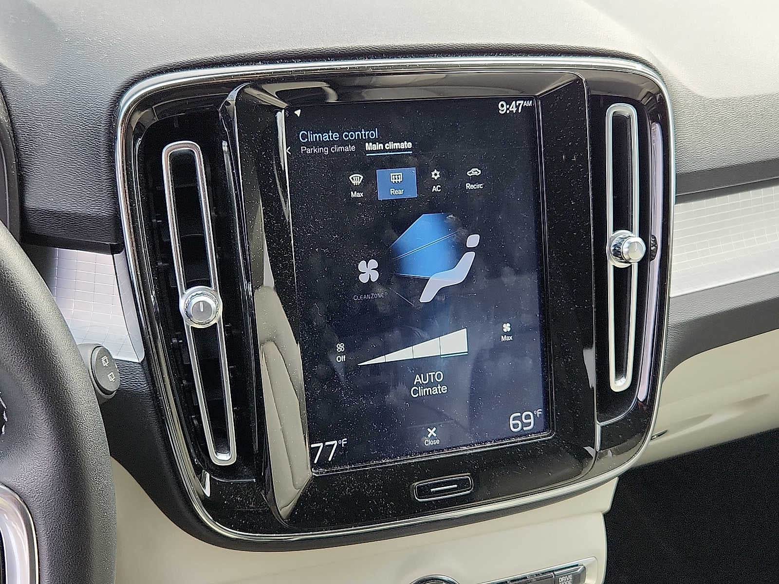 2019 Volvo XC40 Momentum