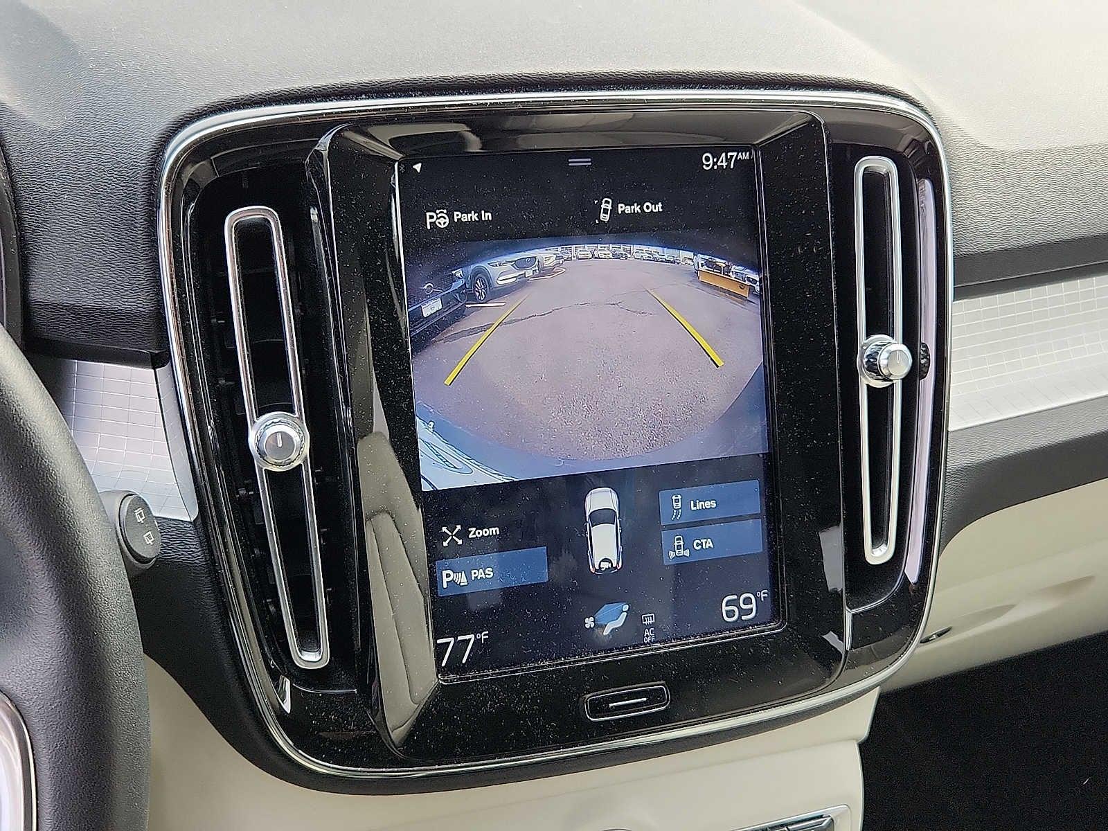 2019 Volvo XC40 Momentum