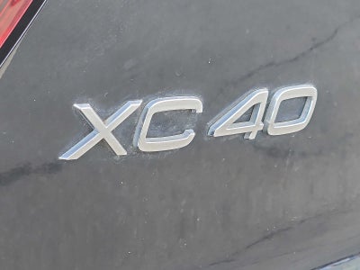 2019 Volvo XC40 Momentum
