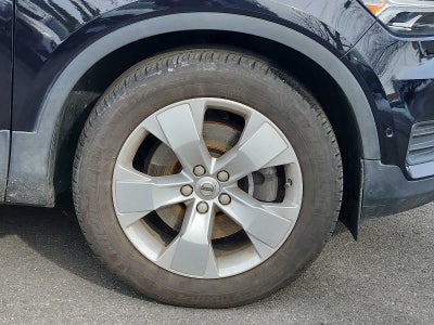 2019 Volvo XC40 Momentum