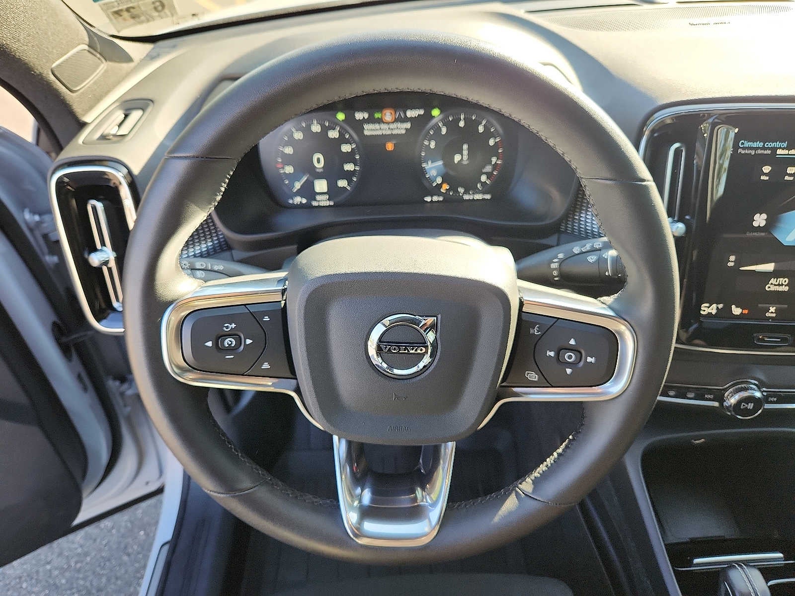 2022 Volvo XC40 R-Design