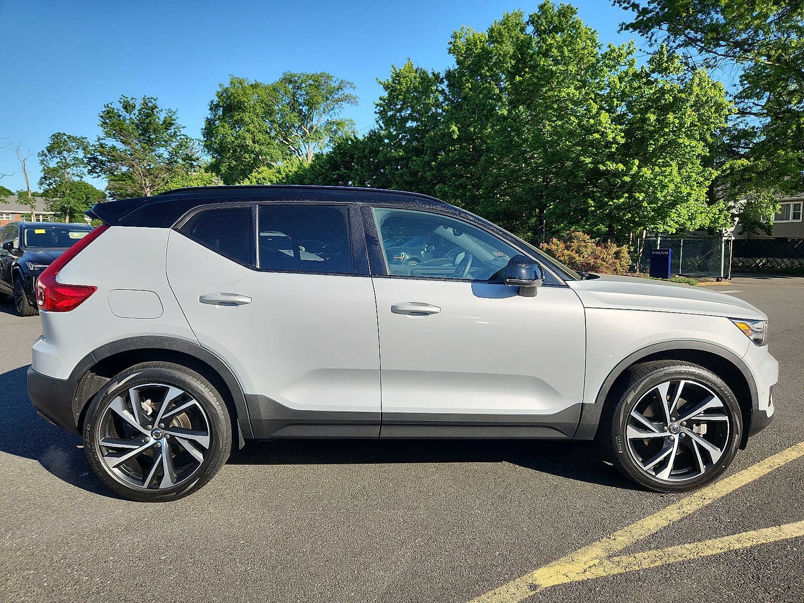 2022 Volvo XC40 R-Design