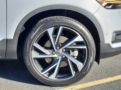 2022 Volvo XC40 R-Design