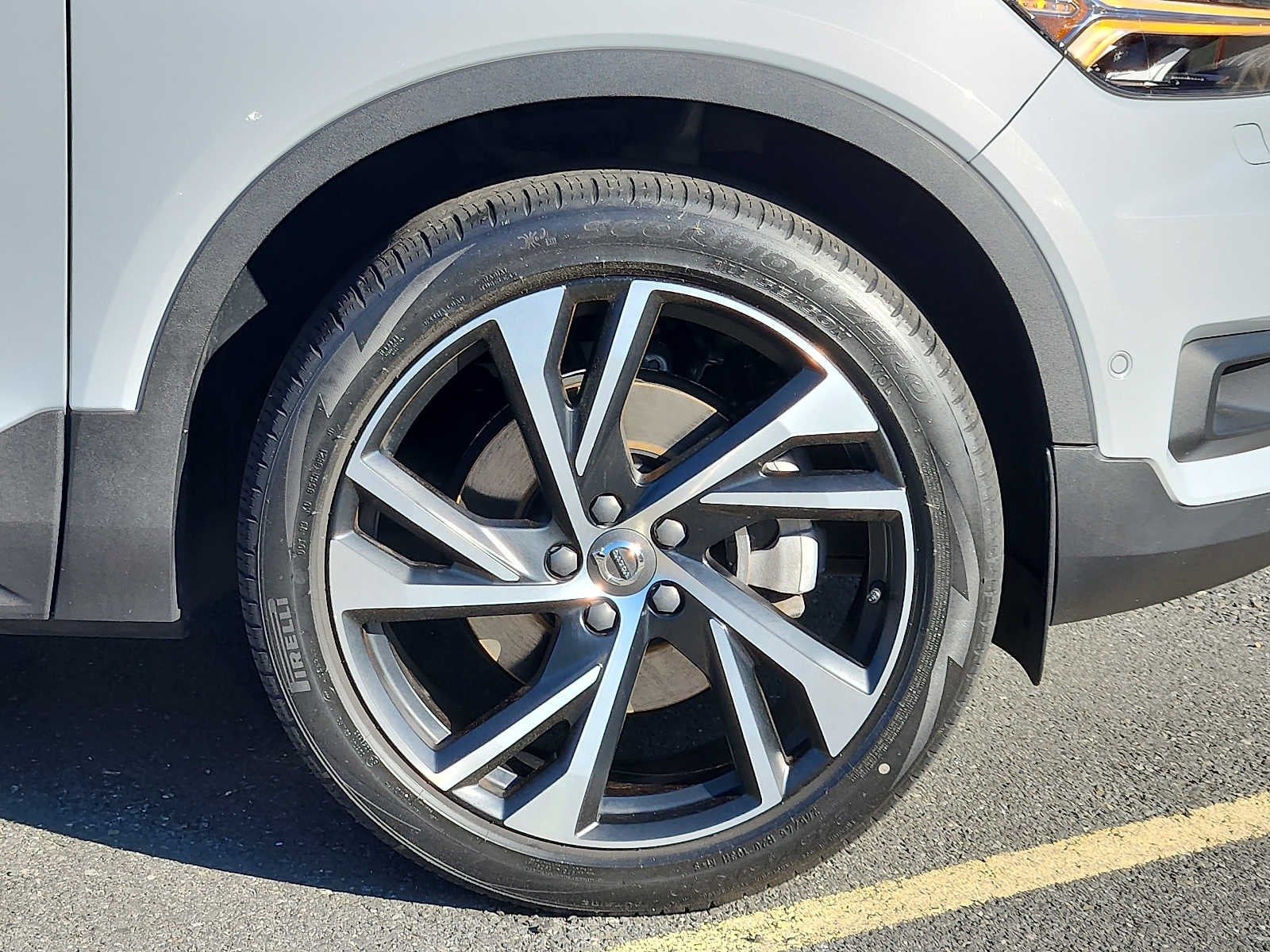 2022 Volvo XC40 R-Design