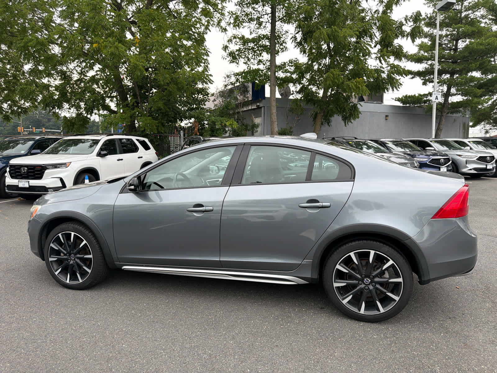 2016 Volvo S60 Cross Country T5 Platinum