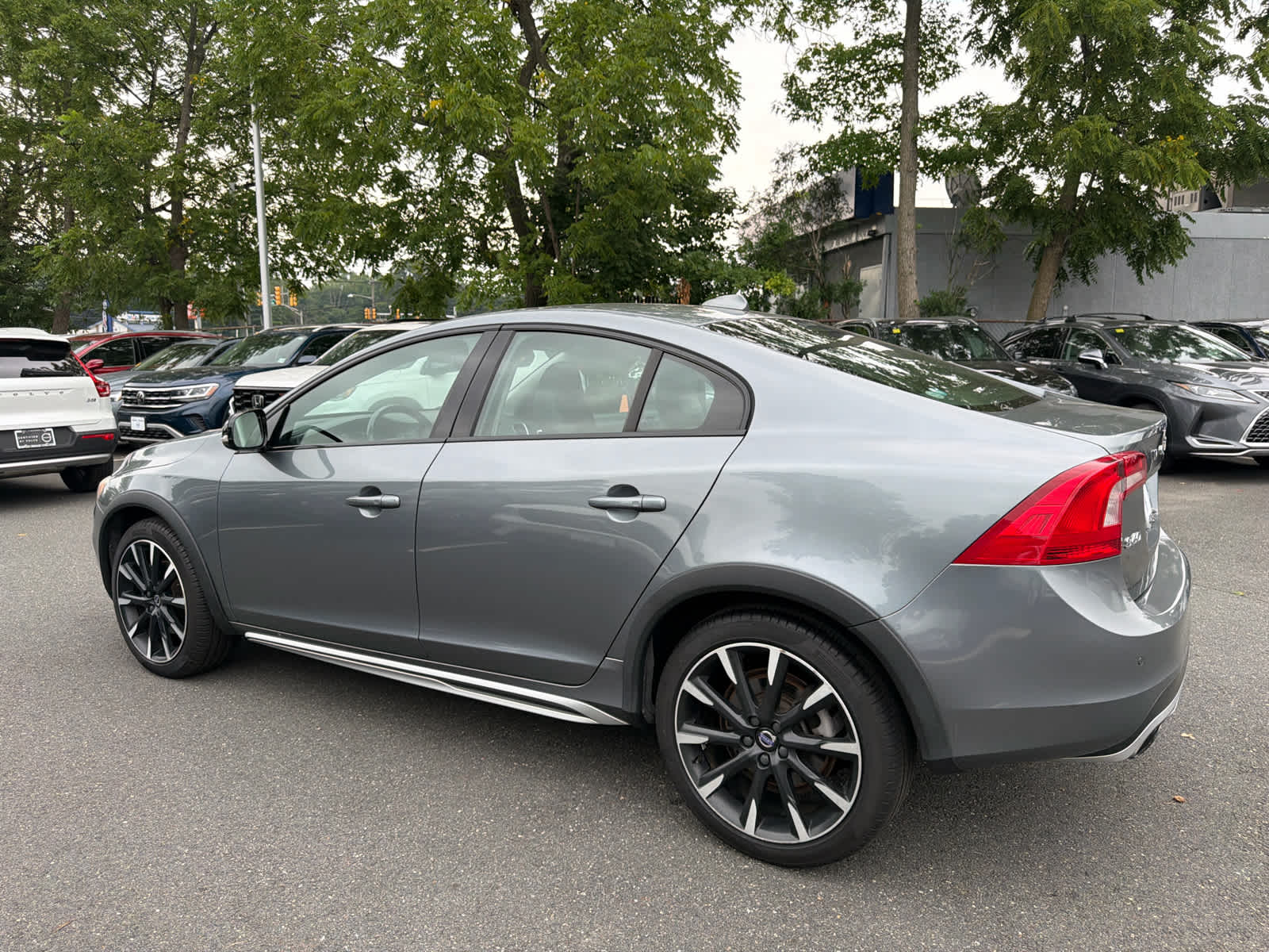 2016 Volvo S60 Cross Country T5 Platinum