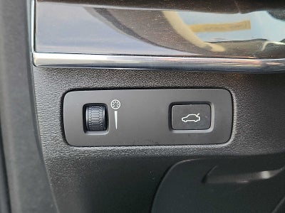 2018 Volvo XC90 Momentum