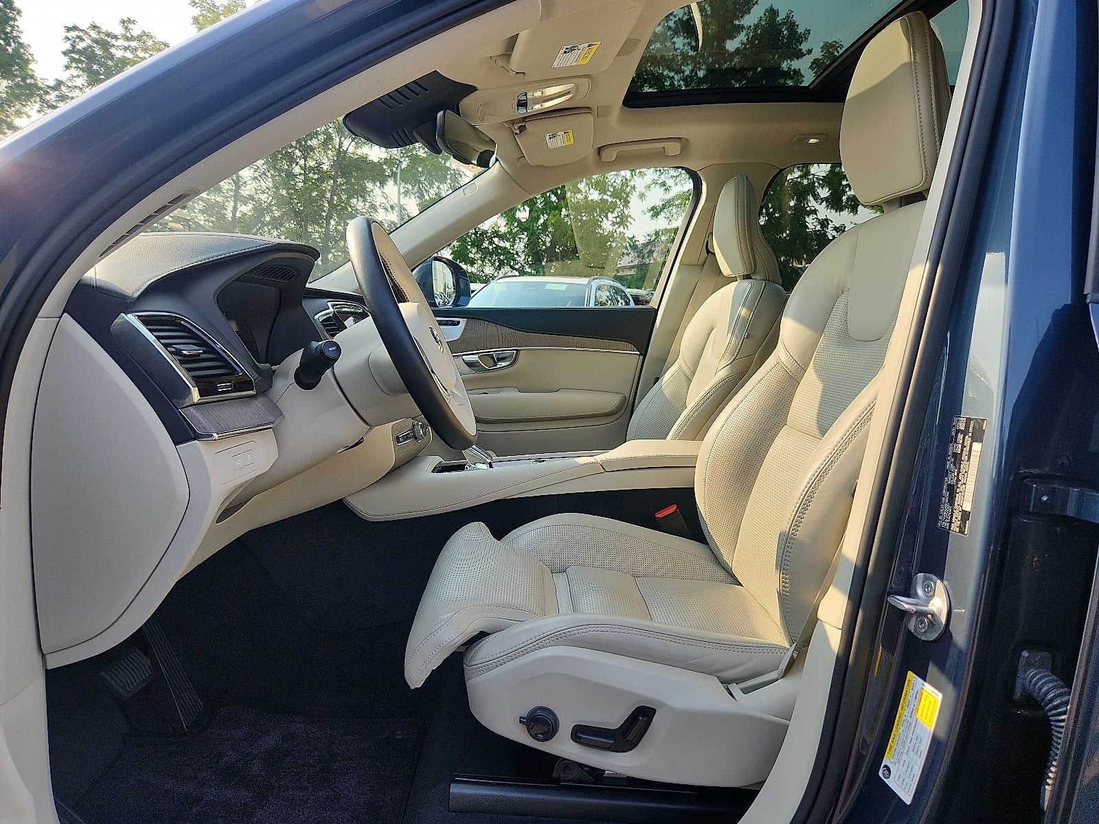 2023 Volvo XC90 Recharge Plug-In Hybrid Ultimate