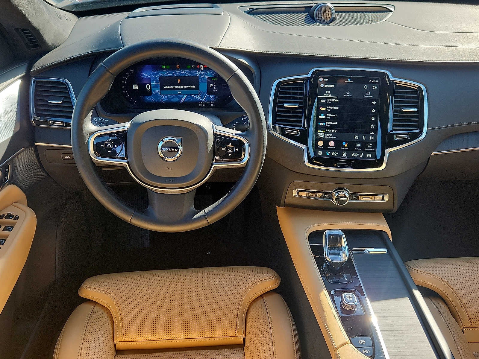 2023 Volvo XC90 Recharge Plug-In Hybrid Ultimate Bright Theme