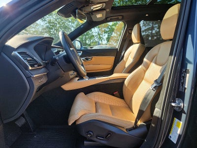 2023 Volvo XC90 Recharge Plug-In Hybrid Ultimate Bright Theme