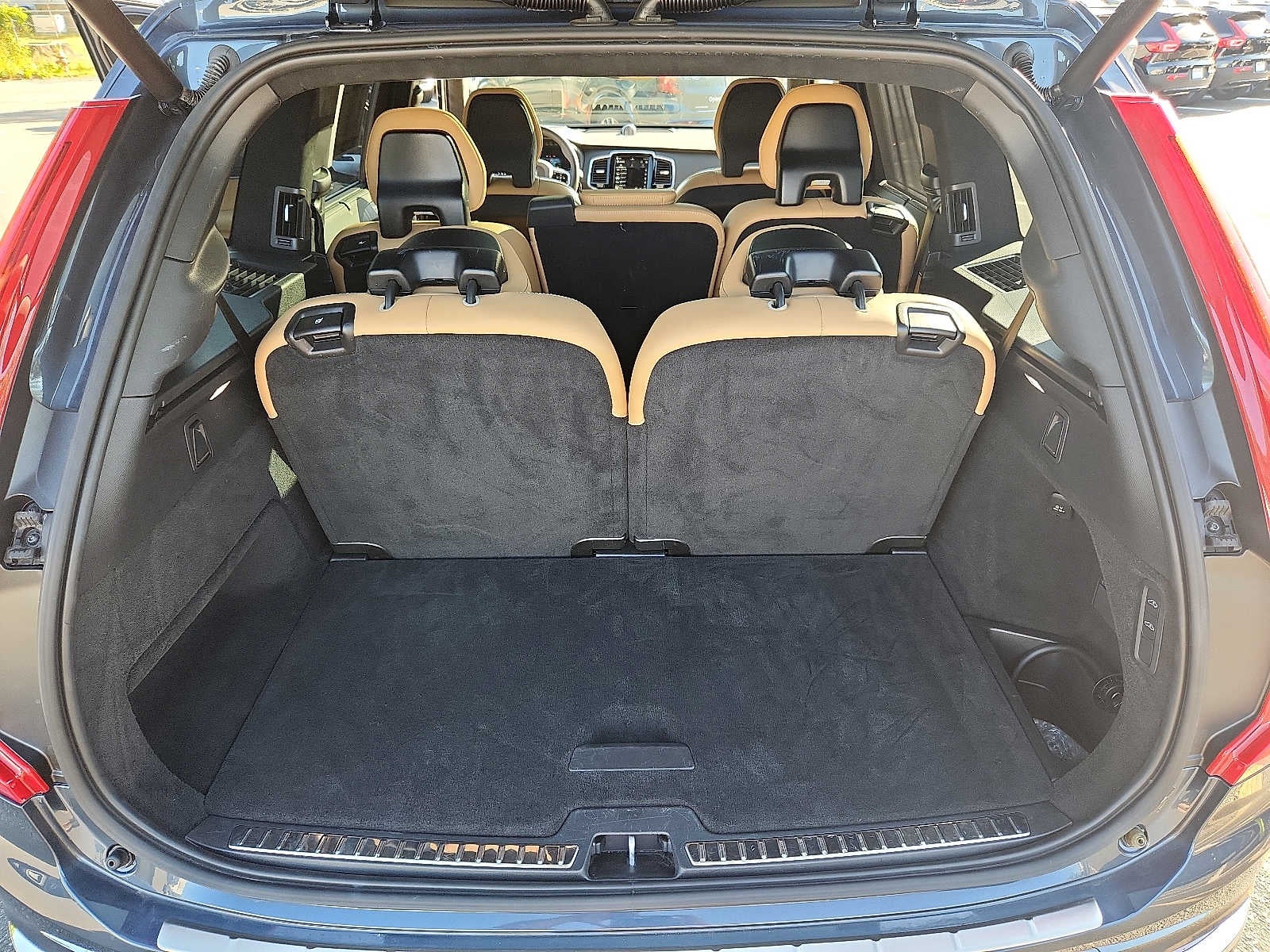2023 Volvo XC90 Recharge Plug-In Hybrid Ultimate Bright Theme