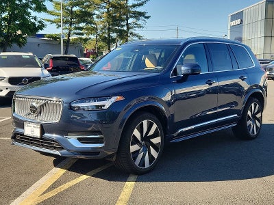 2023 Volvo XC90 Recharge Plug-In Hybrid Ultimate Bright Theme