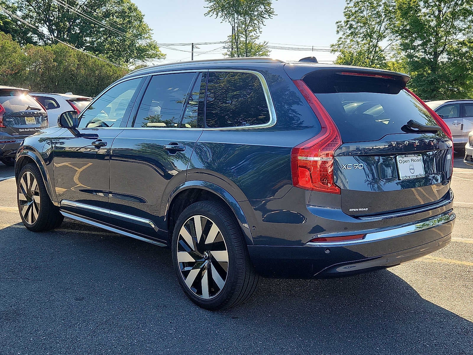 2023 Volvo XC90 Recharge Plug-In Hybrid Ultimate Bright Theme