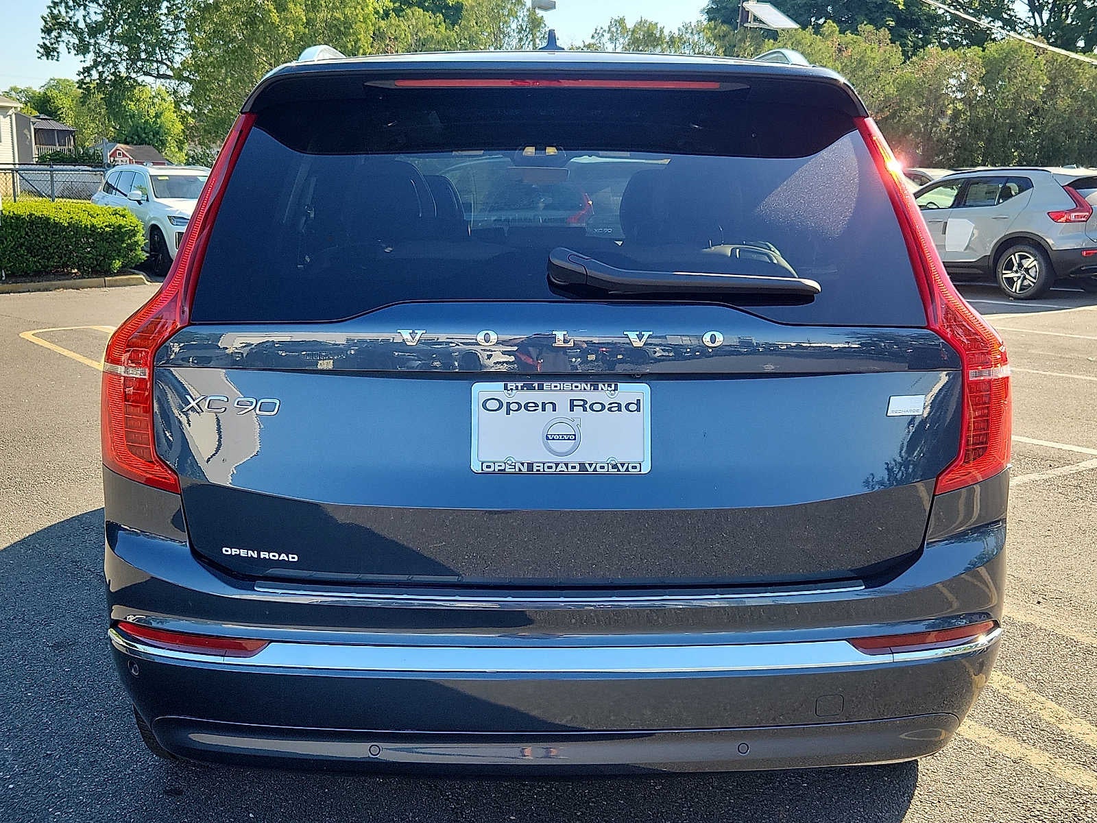 2023 Volvo XC90 Recharge Plug-In Hybrid Ultimate Bright Theme