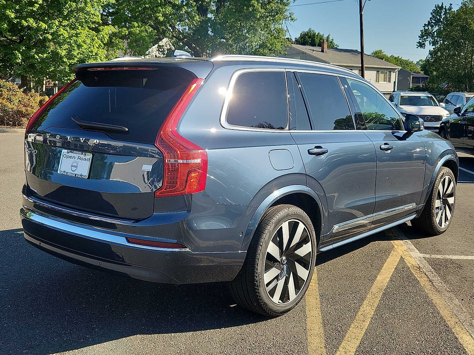 2023 Volvo XC90 Recharge Plug-In Hybrid Ultimate Bright Theme