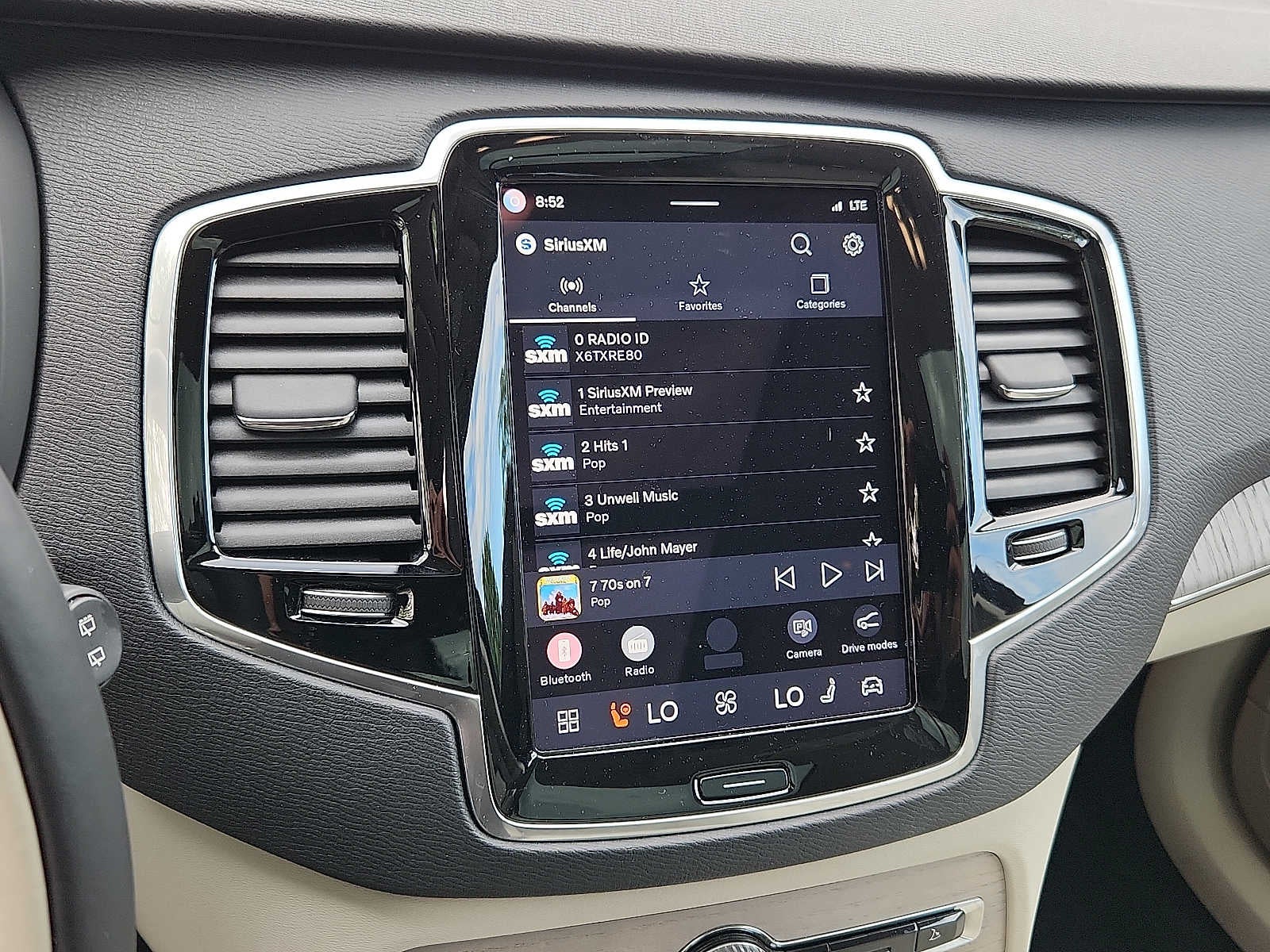 2024 Volvo XC90 Recharge Plug-In Hybrid Plus Bright Theme