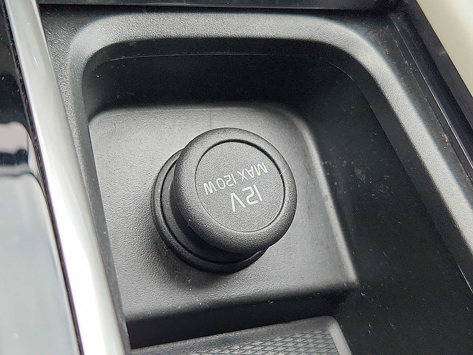 2024 Volvo XC90 Recharge Plug-In Hybrid Plus Bright Theme