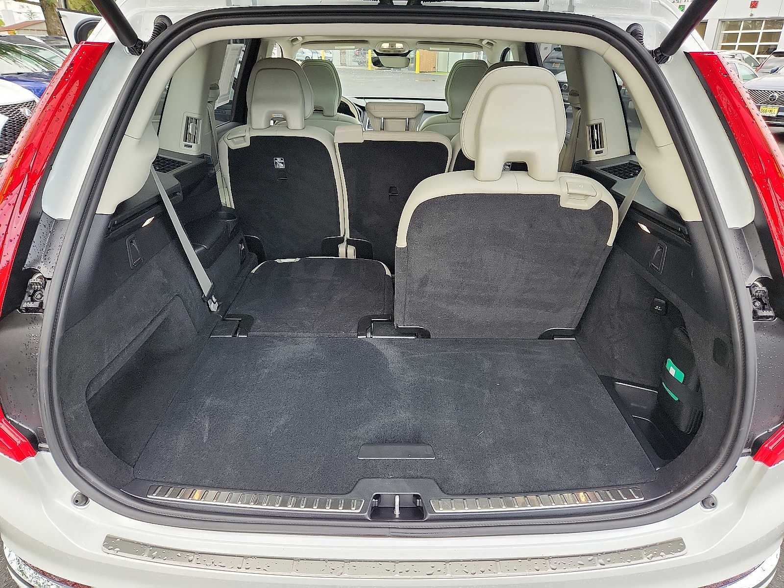 2024 Volvo XC90 Recharge Plug-In Hybrid Plus Bright Theme
