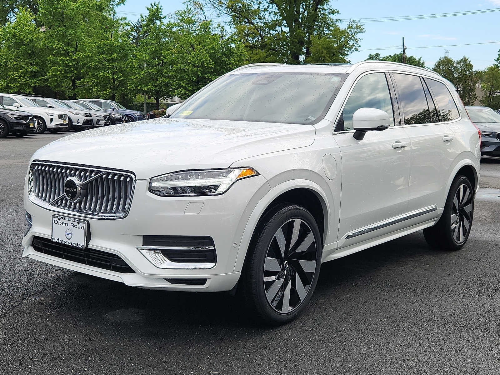 2024 Volvo XC90 Recharge Plug-In Hybrid Plus Bright Theme