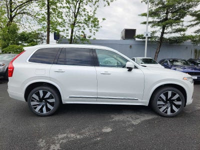 2024 Volvo XC90 Recharge Plug-In Hybrid Plus Bright Theme