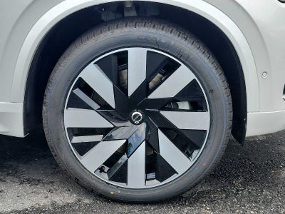 2024 Volvo XC90 Recharge Plug-In Hybrid Plus Bright Theme