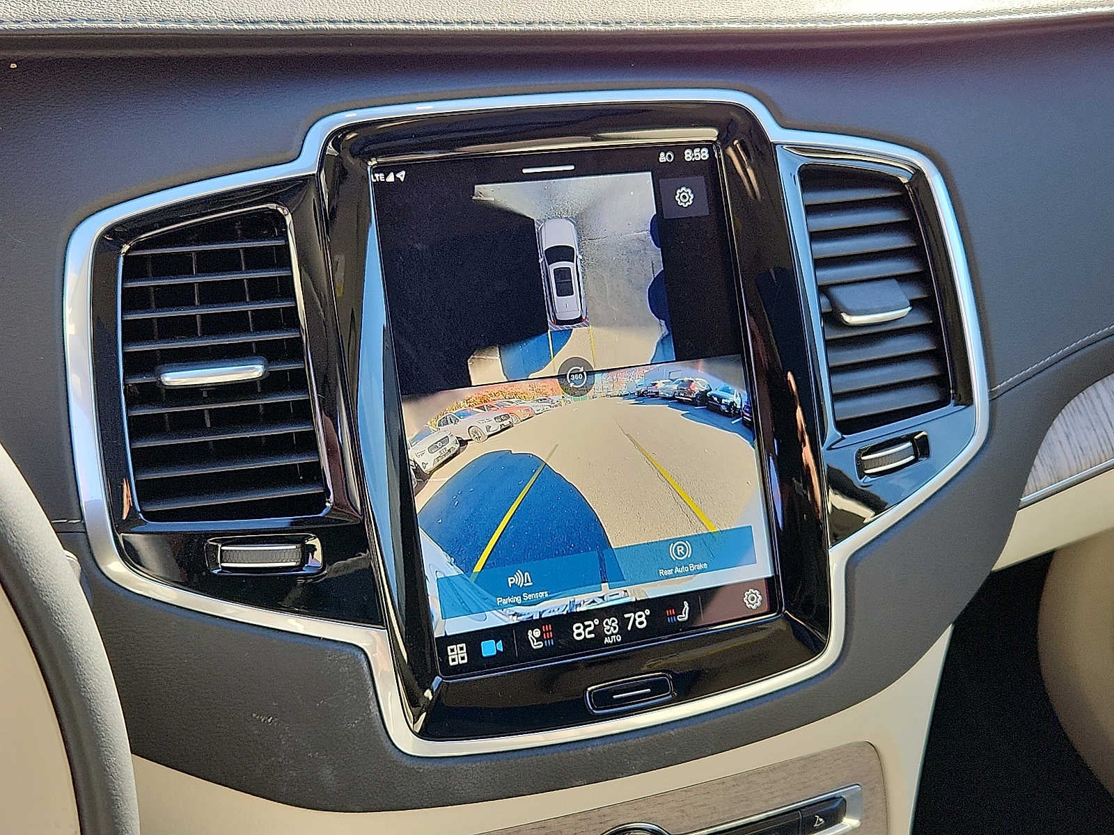 2024 Volvo XC90 Recharge Plug-In Hybrid Ultimate Bright Theme