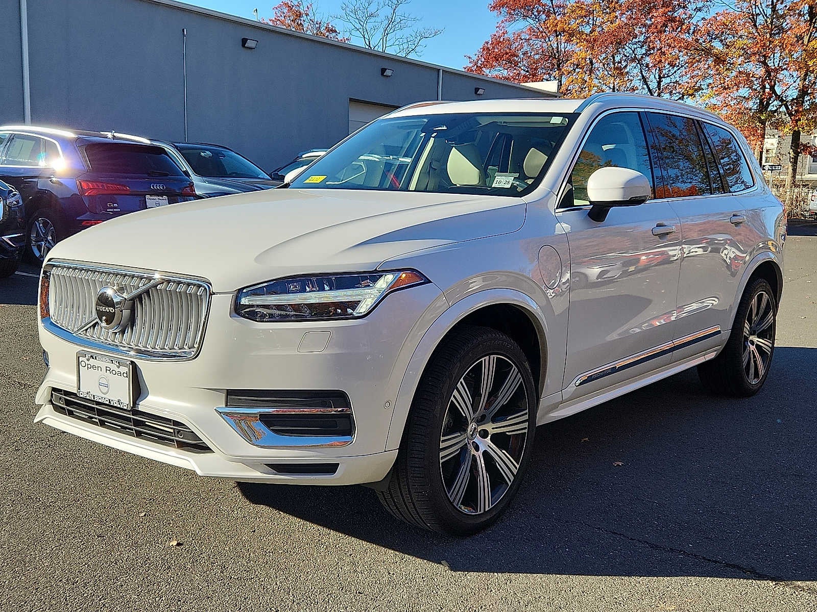 2024 Volvo XC90 Recharge Plug-In Hybrid Ultimate Bright Theme