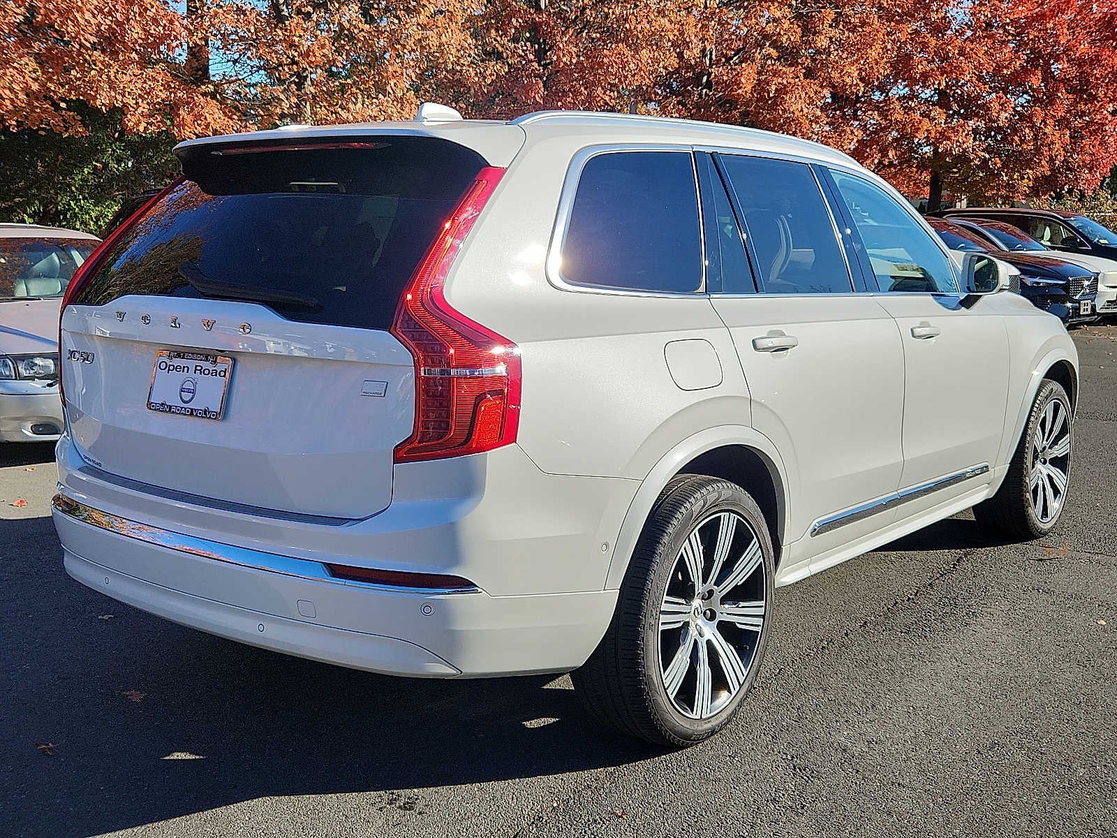 2024 Volvo XC90 Recharge Plug-In Hybrid Ultimate Bright Theme
