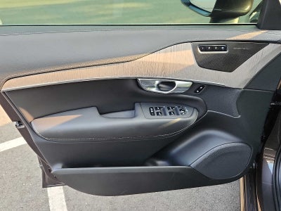 2024 Volvo XC90 Recharge Plug-In Hybrid Ultimate Bright Theme