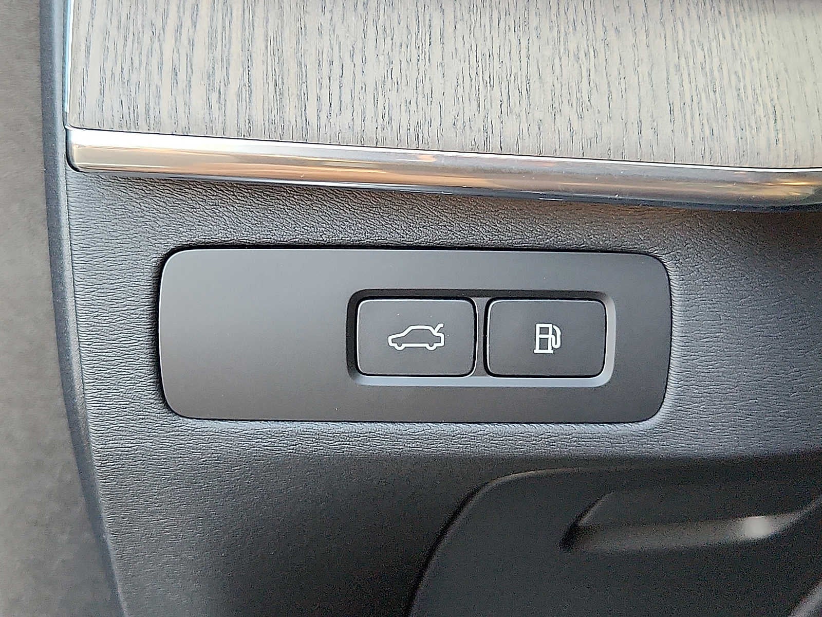 2024 Volvo XC90 Recharge Plug-In Hybrid Ultimate Bright Theme