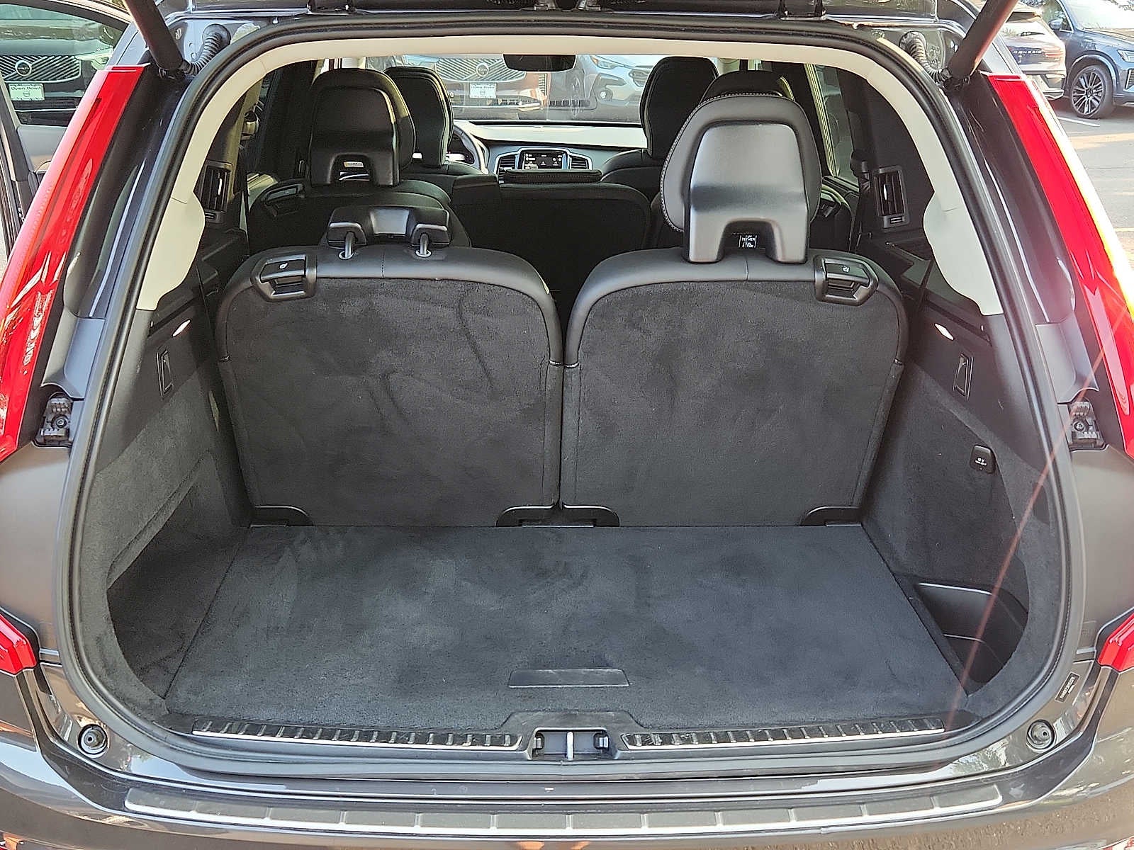 2024 Volvo XC90 Recharge Plug-In Hybrid Ultimate Bright Theme