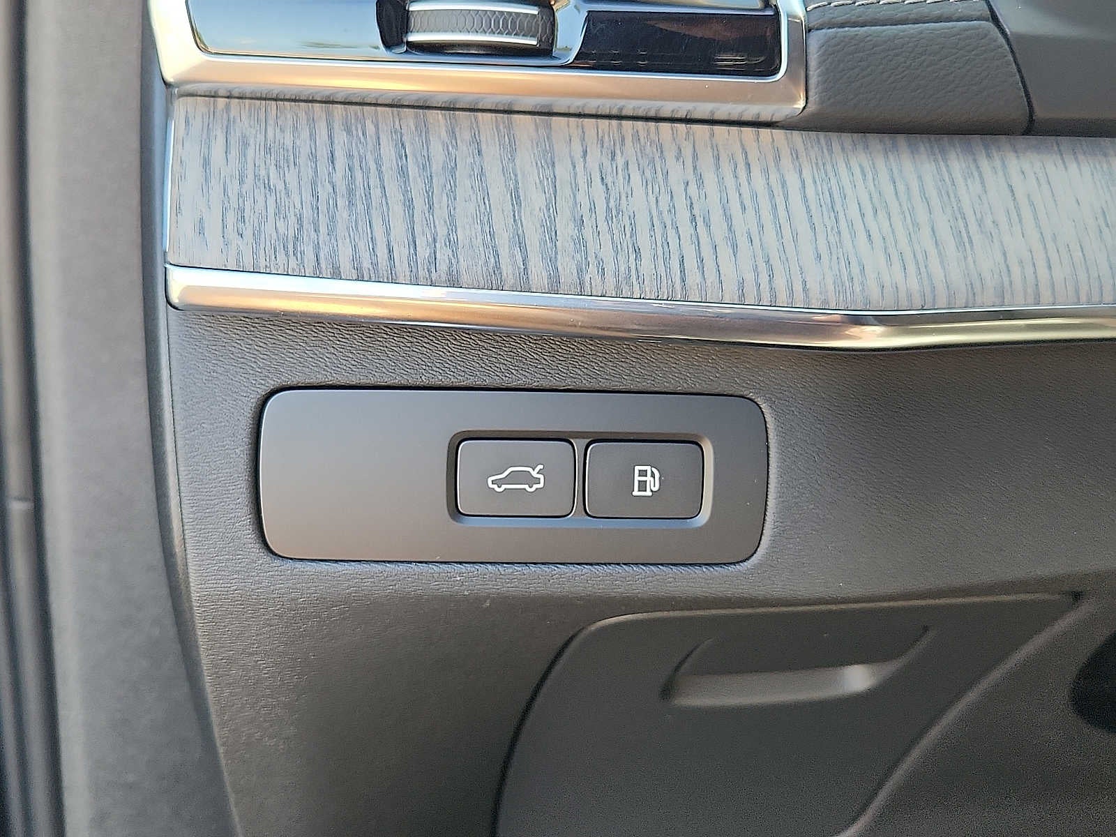 2024 Volvo XC90 Recharge Plug-In Hybrid Ultimate Bright Theme