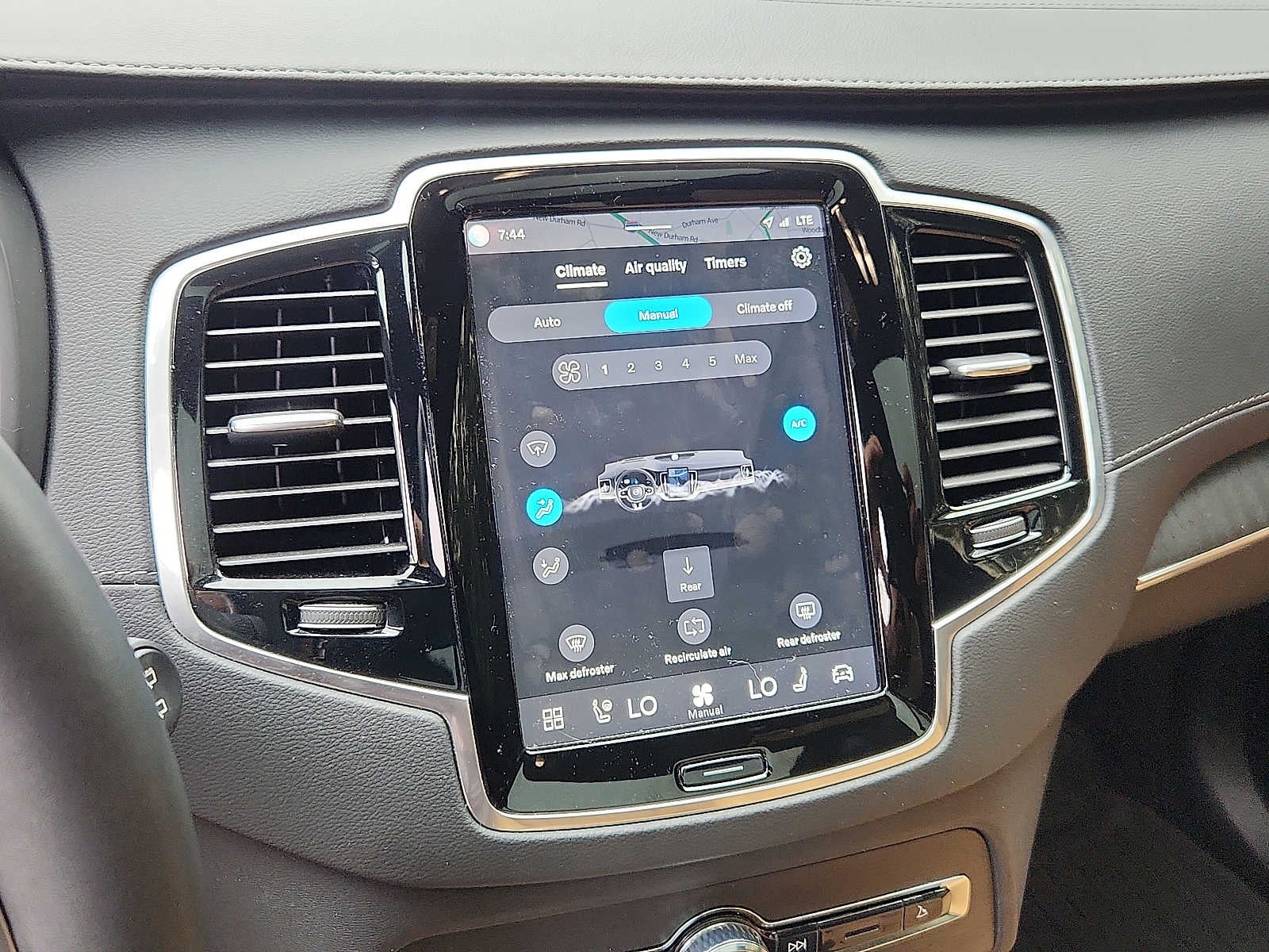 2024 Volvo XC90 Recharge Plug-In Hybrid Ultimate Bright Theme