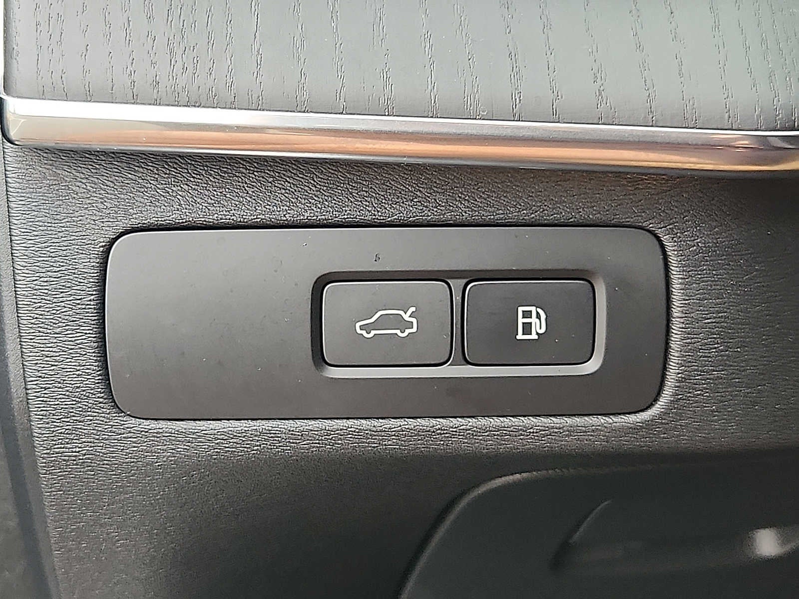 2024 Volvo XC90 Recharge Plug-In Hybrid Ultimate Bright Theme