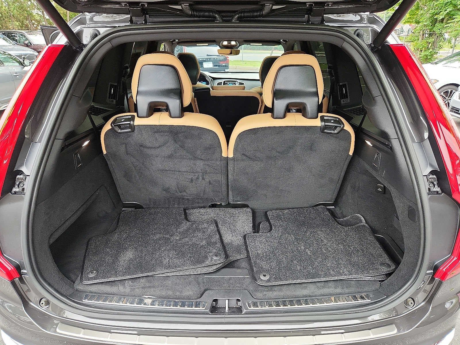 2024 Volvo XC90 Recharge Plug-In Hybrid Ultimate Bright Theme