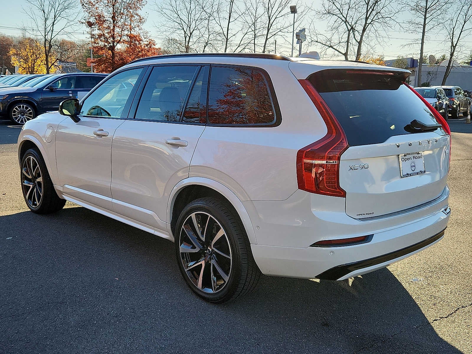 2023 Volvo XC90 Recharge Plug-In Hybrid Plus Dark Theme