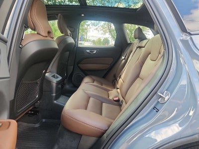 2024 Volvo XC60 Recharge Plug-In Hybrid Plus Dark Theme