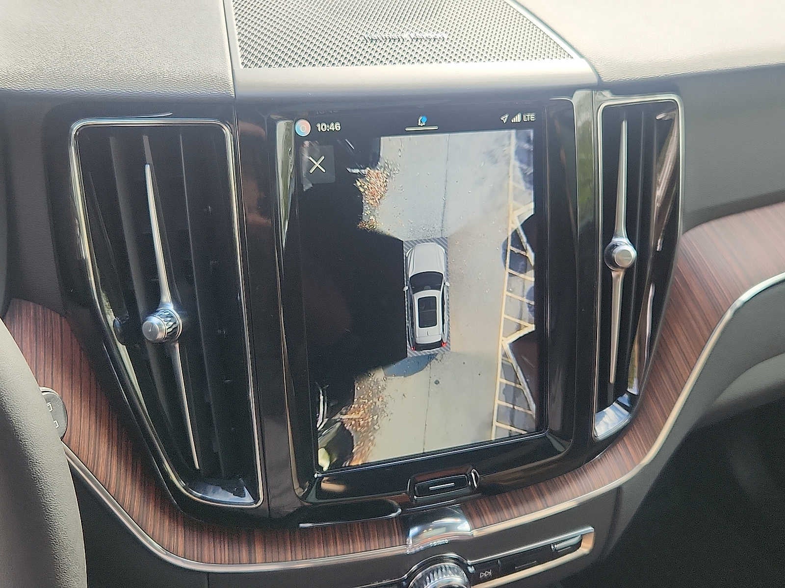 2024 Volvo XC60 Recharge Plug-In Hybrid Plus Dark Theme