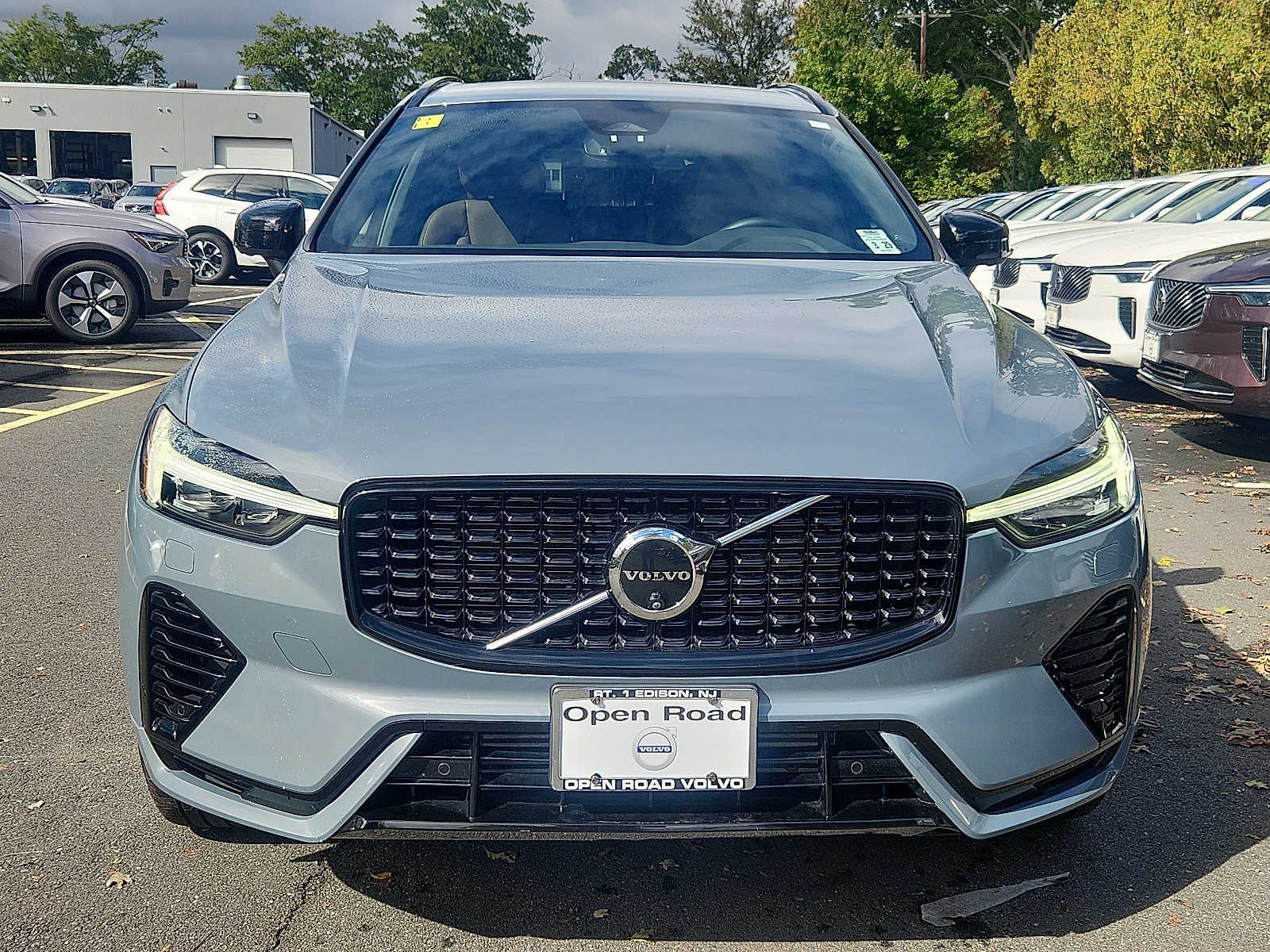 2024 Volvo XC60 Recharge Plug-In Hybrid Plus Dark Theme