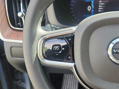 2024 Volvo XC60 Recharge Plug-In Hybrid Plus Dark Theme