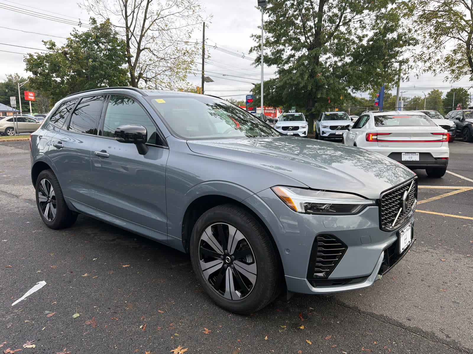 2024 Volvo XC60 Recharge Plug-In Hybrid Plus Dark Theme